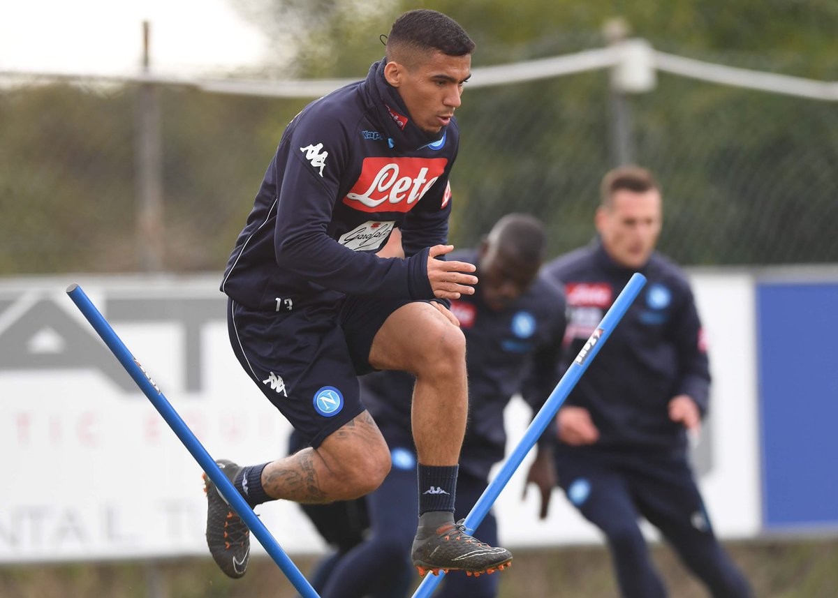 Trò cũ thừa nhận Sarri là vấn đề của Napoli - Bóng Đá