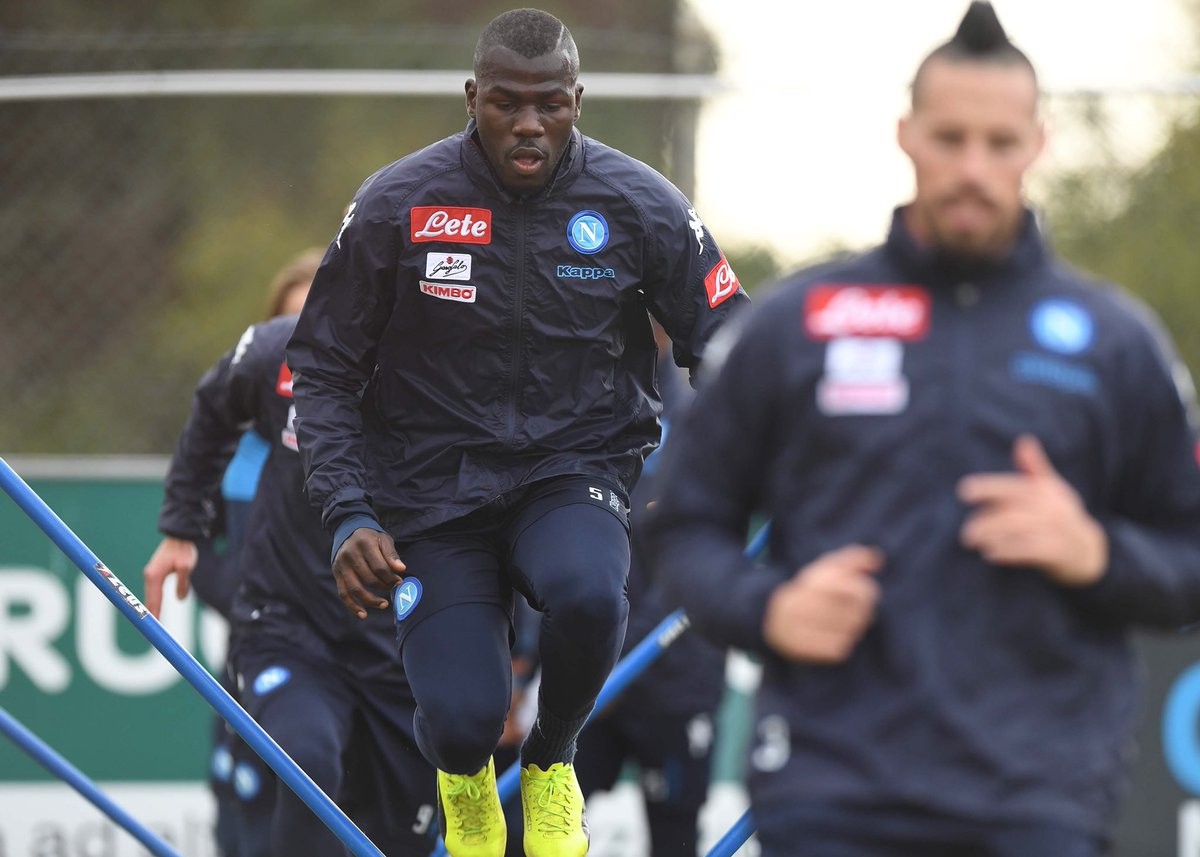 Trò cũ thừa nhận Sarri là vấn đề của Napoli - Bóng Đá