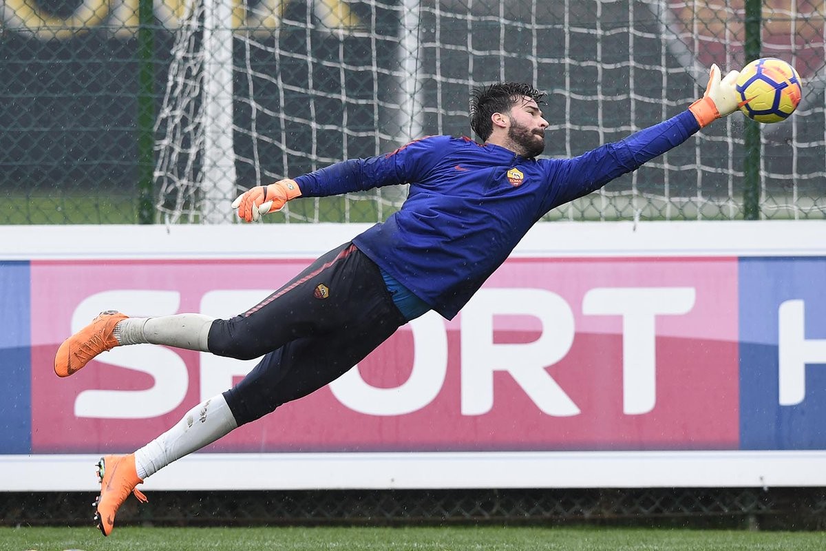 Hăng hái tập luyện, Roma quyết chặn đứng đà hồi sinh của Milan - Bóng Đá