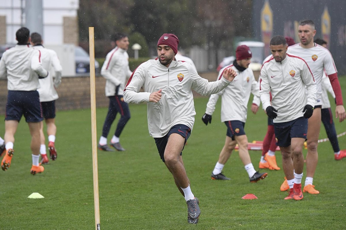Hăng hái tập luyện, Roma quyết chặn đứng đà hồi sinh của Milan - Bóng Đá