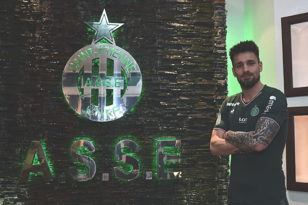 Rời Arsenal, Debuchy hồi sinh đáng kinh ngạc - Bóng Đá