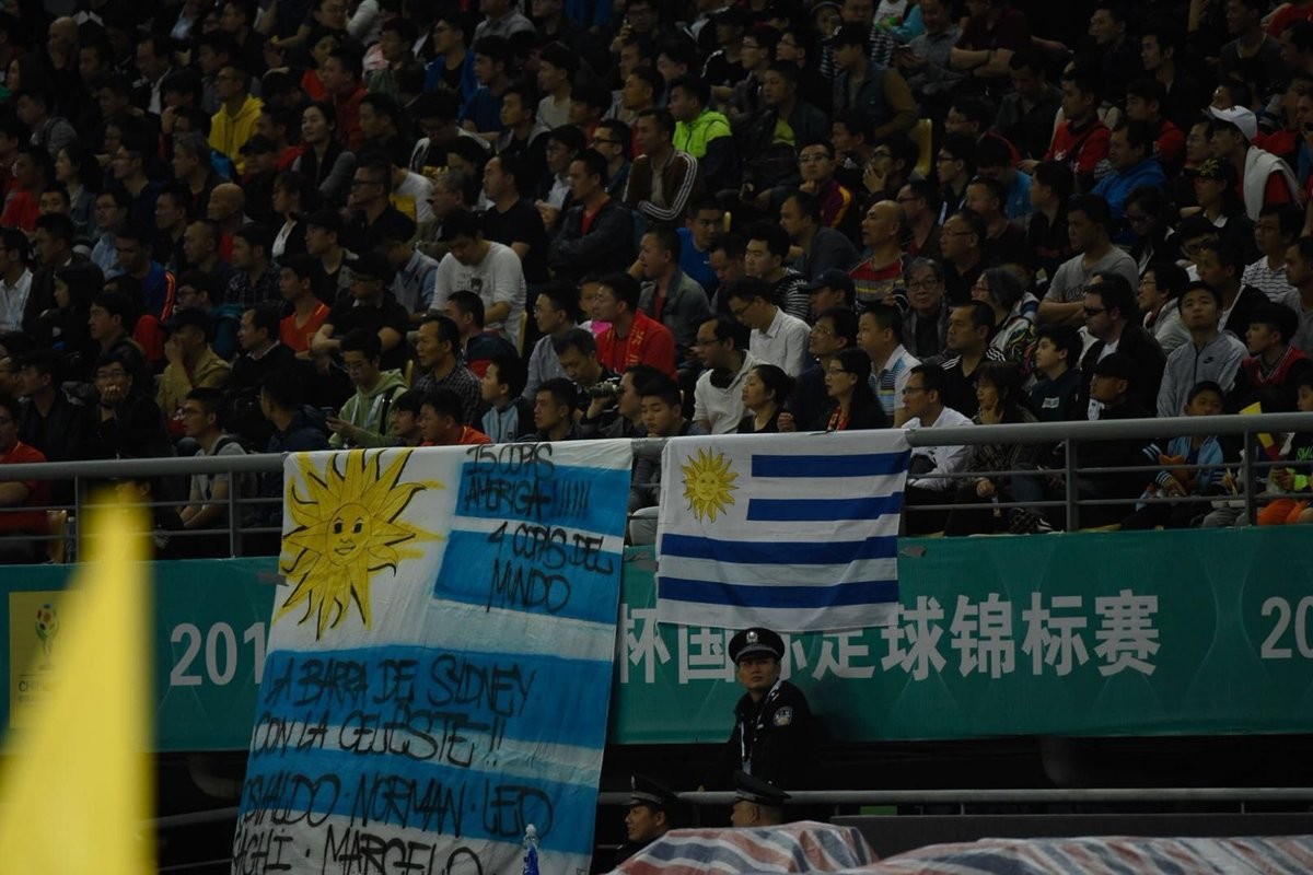 Cavani lại ghi bàn, Uruguay đăng quang trên đất Trung Quốc - Bóng Đá