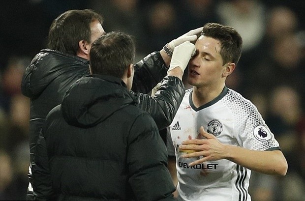 Ander Herrera đổ máu, phải khâu 3 mũi - Bóng Đá