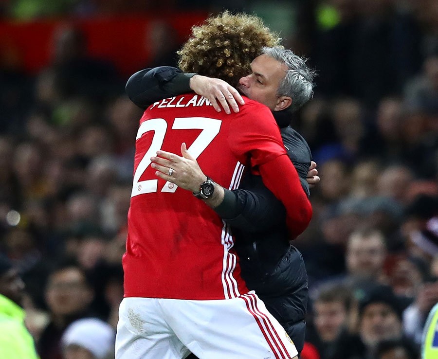 Mourinho nhắn Fellaini: 
