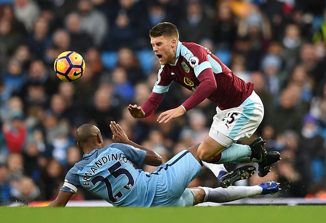 Fernandinho-Man-City-1
