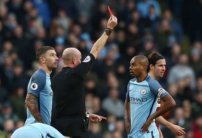 Fernandinho-Man-City-2