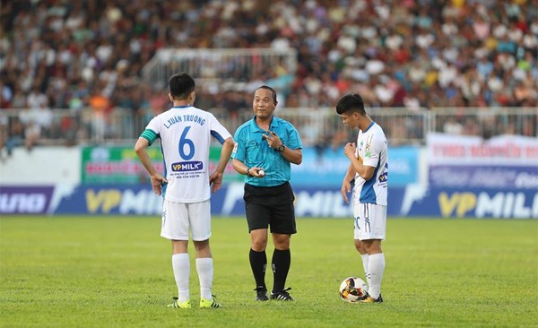 TRỰC TIẾP Vòng 1 V-League 2018: Anh Đức bỏ lỡ cơ hội, Quảng Nam FC chưa thể ghi bàn - Bóng Đá