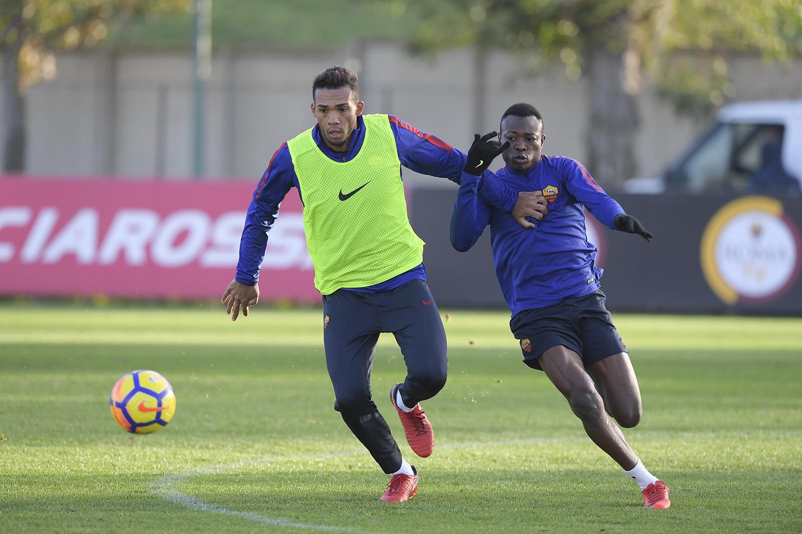 Hạnh phúc tại Italia, trung vệ Roma chỉ trích Tottenham, xỉa xói Premier League - Bóng Đá