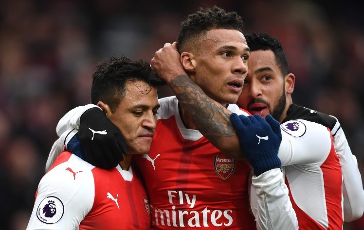 Kieran Gibbs may mắn thoát thẻ đỏ trước Hull - Bóng Đá