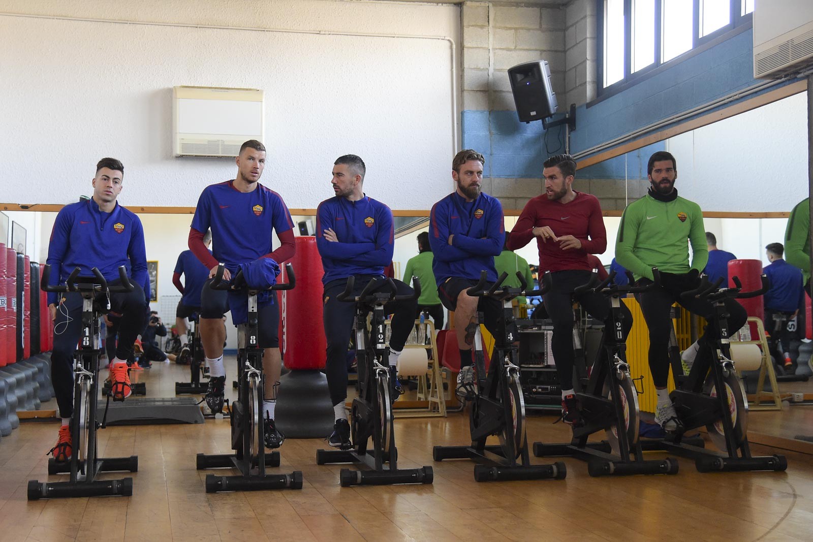 Hòa tức tưởi Inter, Roma 'ăn vạ', ở lỳ không chịu về - Bóng Đá