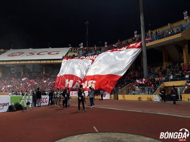 Trực tiếp vòng 1 V-League 2018: Hà Nội 0-0 Hải Phòng: CĐV Hải Phòng rực lửa trên sân Hàng Đẫy - Bóng Đá