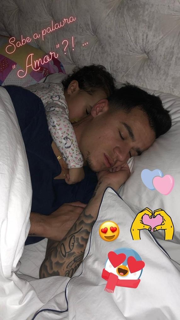Coutinho truyền cảm hứng bằng bức ảnh 'bố là tất cả' - Bóng Đá