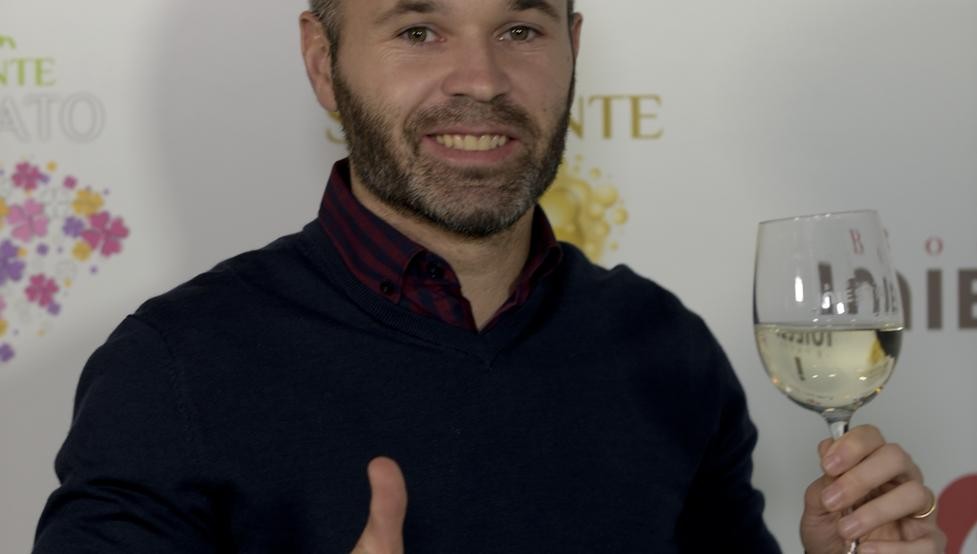 Iniesta ước gì nhân dịp năm mới? - Bóng Đá