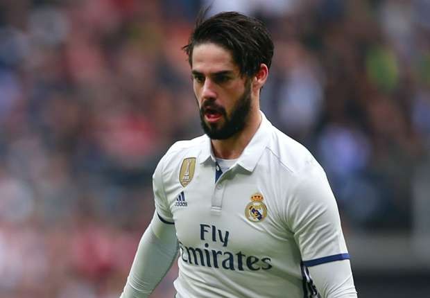 Suarez & Iniesta công khai 'mồi chài' Isco - Bóng Đá