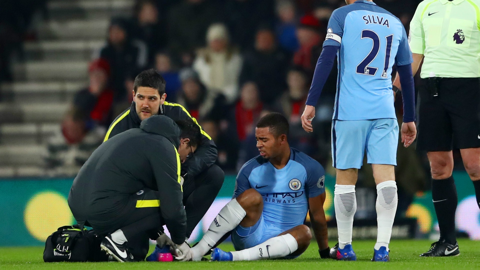 Gabriel Jesus chấn thương, cơ hội cho Aguero - Bóng Đá
