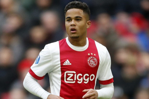 Man Utd vỡ mộng: Justin Kluivert chỉ muốn đến Barcelona - Bóng Đá