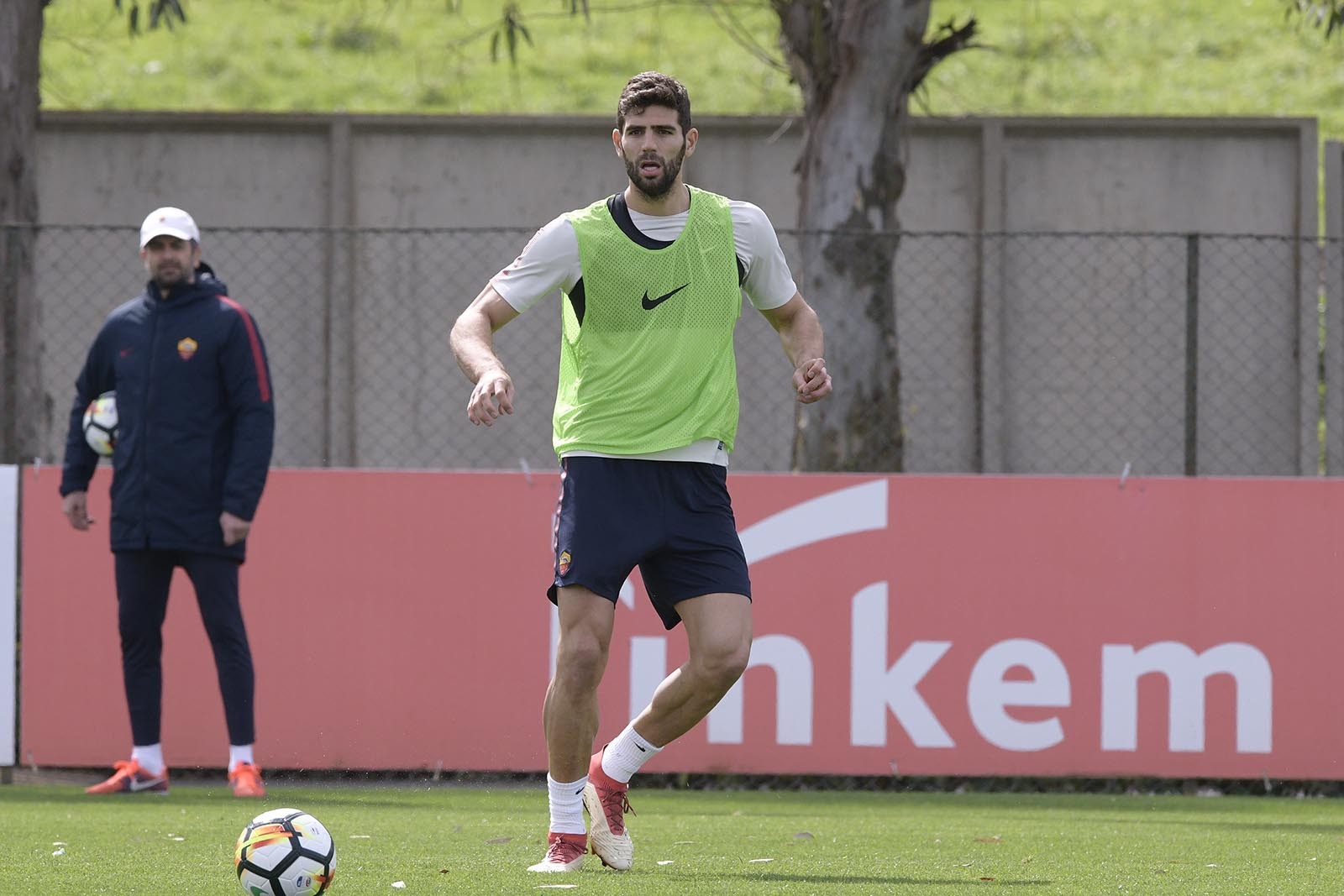 Barca không thể khiến Dzeko lo sợ - Bóng Đá