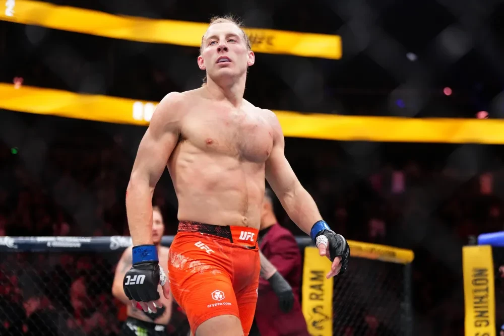 Paddy Pimblett tiến vào lồng bát giác tại sự kiện UFC 324