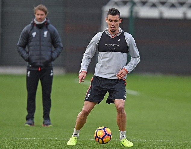Chùm ảnh Liverpool tập luyện - Bóng Đá