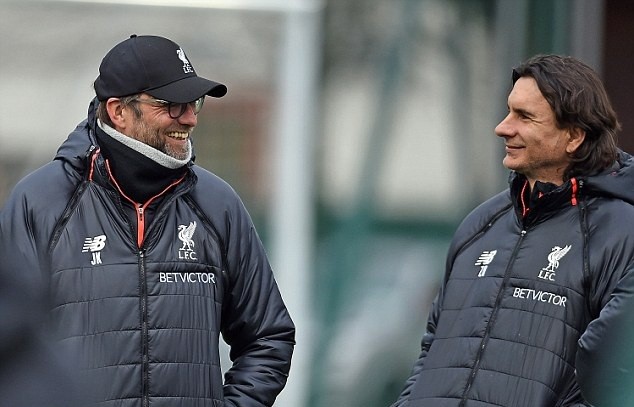 Chùm ảnh Liverpool tập luyện - Bóng Đá