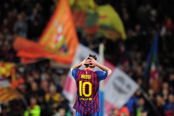 Nếu Ronaldo là mãnh thú, thì Messi có giá trị bằng cả hàng công - Bóng Đá