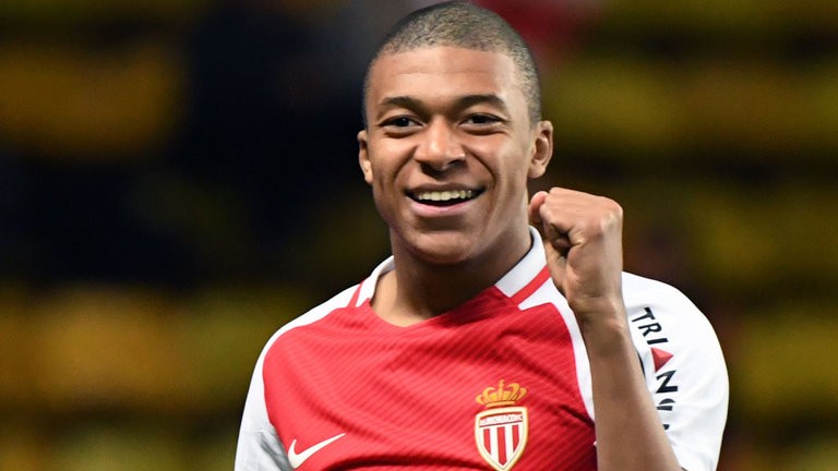 Bài học Martial còn đó, Mbappe chớ dại - Bóng Đá