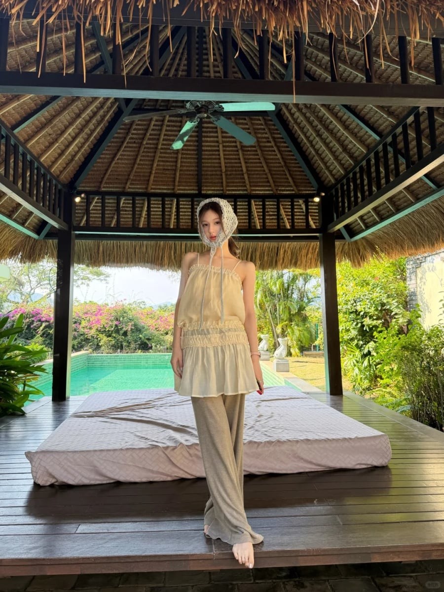 Công thức này phù hợp với nhiều hoàn cảnh thường ngày, từ dạo phố đến gặp gỡ bạn bè, nhờ tính ứng dụng cao và dễ mặc.