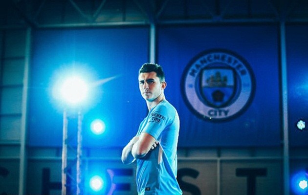 Hậu vệ đắt giá nhất Man City chưa 1 lần khoác áo ĐTQG - Bóng Đá