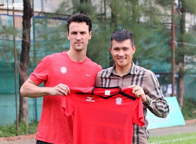 Công Vinh thanh lý hợp đồng với cựu tiền vệ Manchester United - Bóng Đá