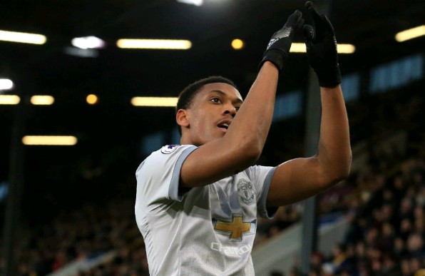 Smalling TIẾT LỘ thông tin thú vị về Mourinho và Martial - Bóng Đá
