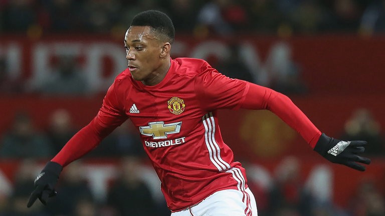Mourinho lại đẩy Martial lên ghế dự bị? - Bóng Đá