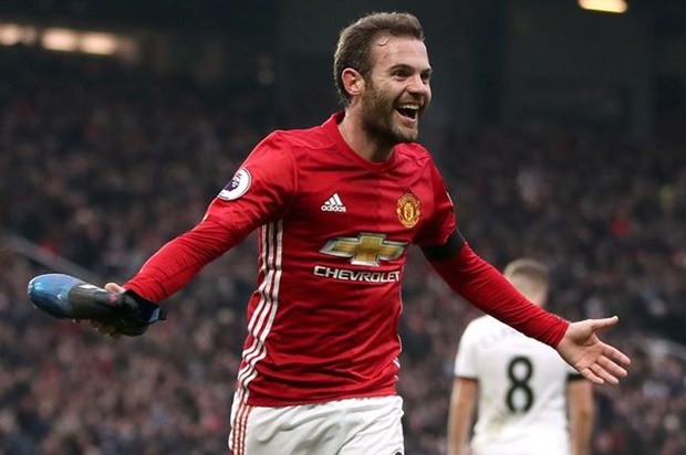 TIẾT LỘ: Lý do Juan Mata ném giày ăn mừng - Bóng Đá