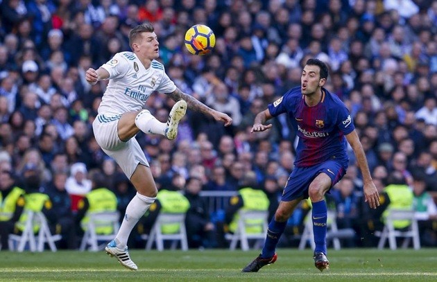 Ronaldo, Messi và những khác biệt khiến Real bị Barca bỏ cách 16 điểm - Bóng Đá
