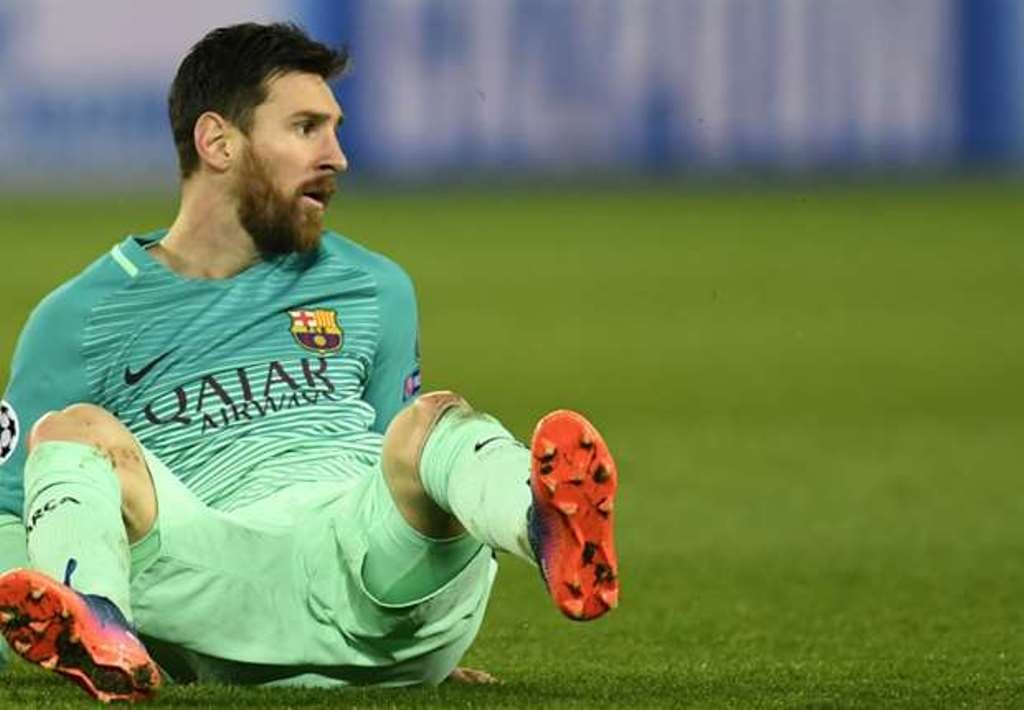 Nhận thống kê tệ hại, Messi bị Gerrard và Ferdinand chê bai - Bóng Đá
