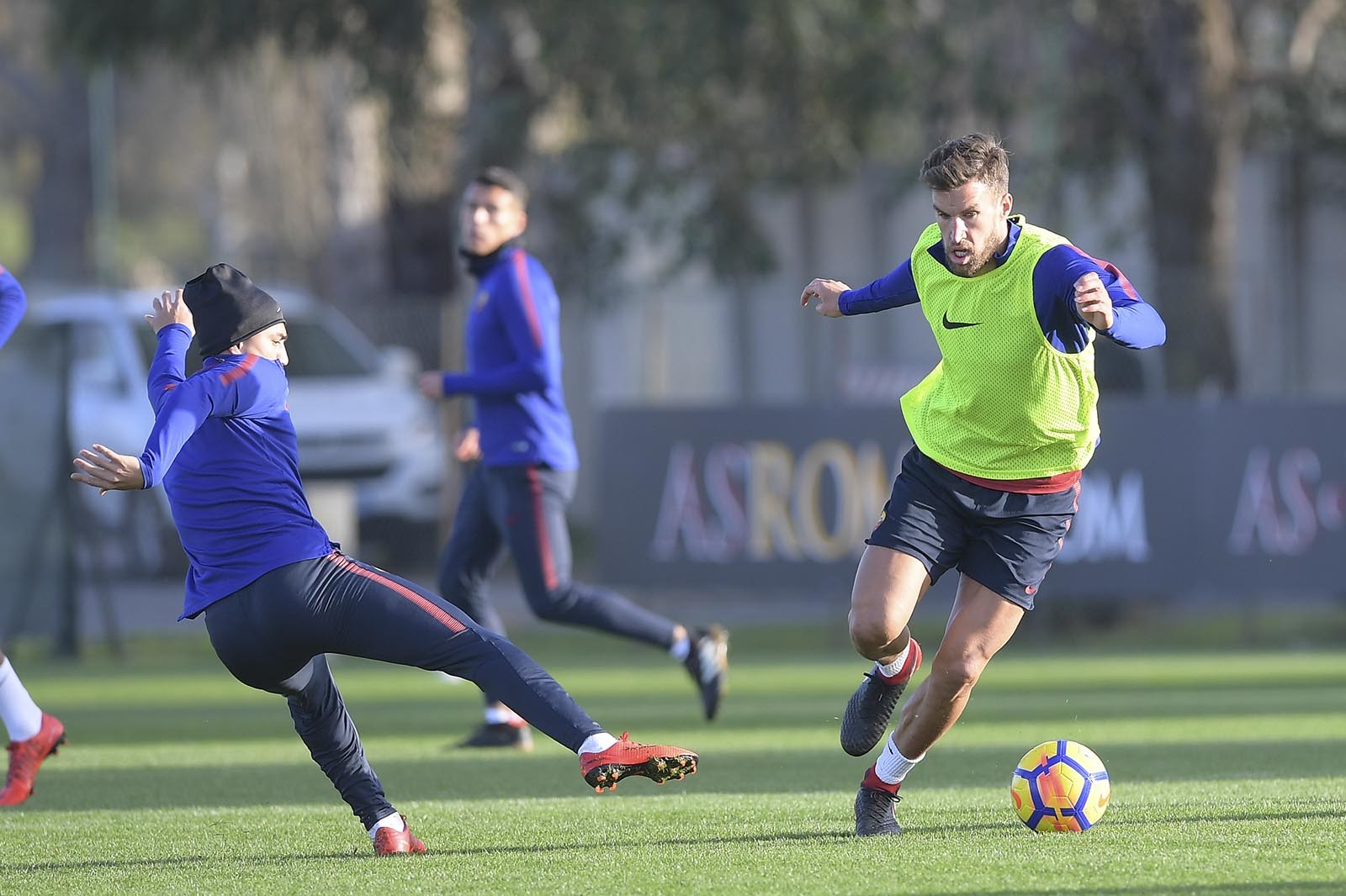 Hạnh phúc tại Italia, trung vệ Roma chỉ trích Tottenham, xỉa xói Premier League - Bóng Đá