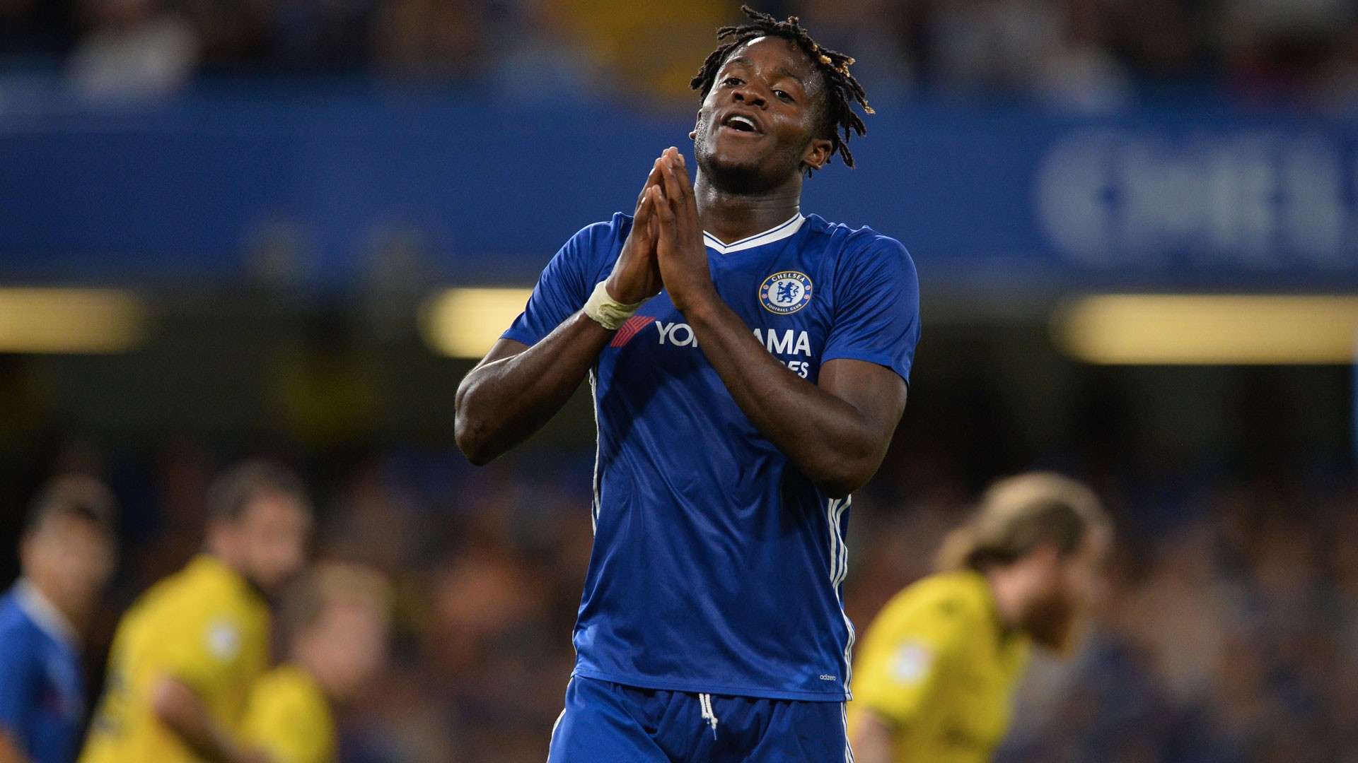 Em trai của Batshuayi sẽ là 'người thế thân' để Chelsea mua Llorente - Bóng Đá