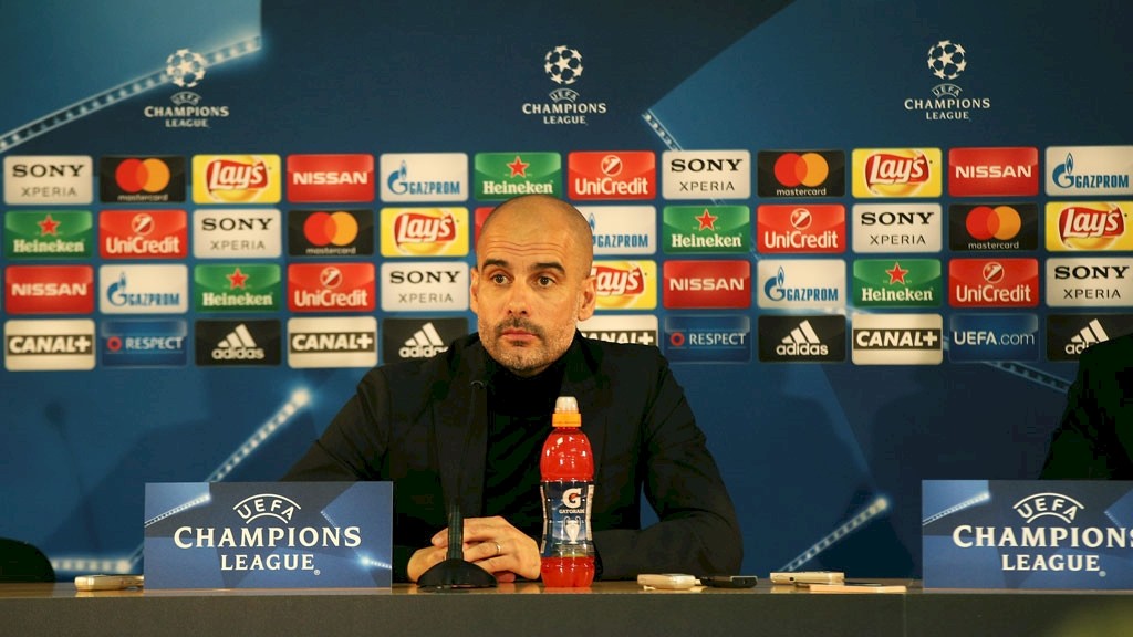 Chùm ảnh: Học theo Guardiola, các cầu thủ Man City lịch lãm lên đường sang Pháp - Bóng Đá
