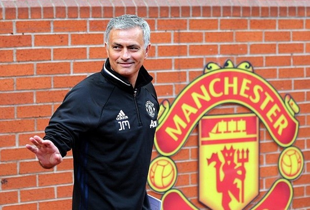 Đối thoại Jose Mourinho: 'Quyền lực không còn tồn tại ở Man Utd' - Bóng Đá