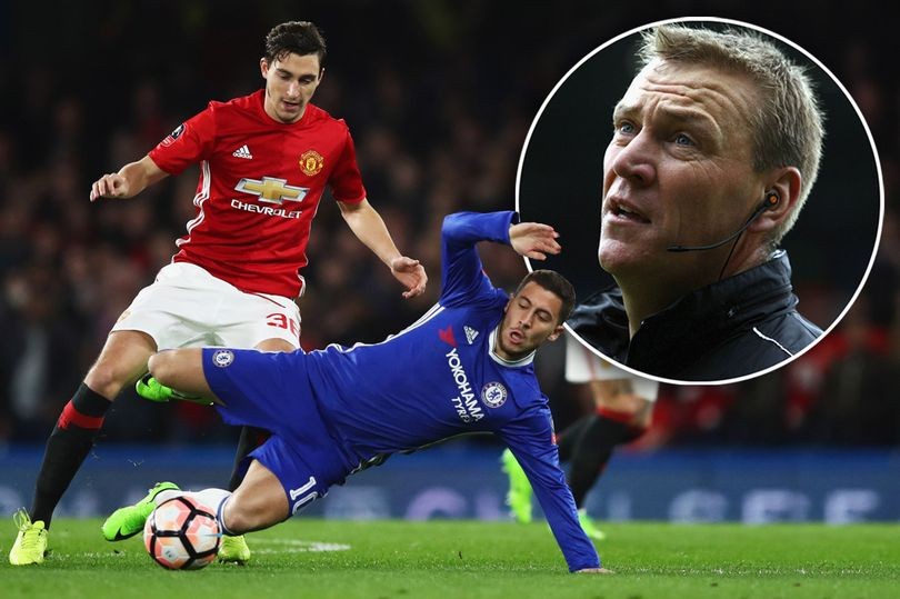 Graham Poll: 'Mourinho là bậc thầy của nghệ thuật đen tối' - Bóng Đá