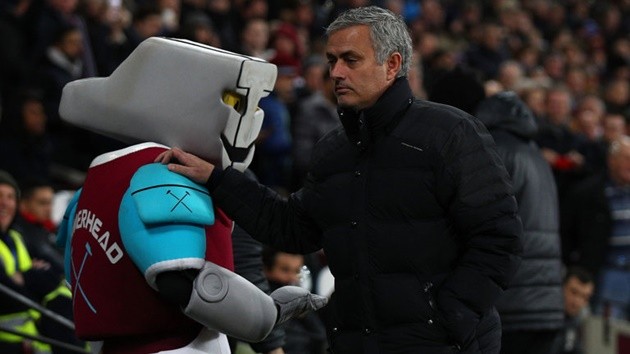 Man Utd thắng 6 trận liền: Dấu ấn Jose Mourinho! - Bóng Đá