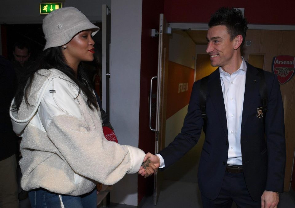 Sao Arsenal ăn mừng đại thắng cùng 'nữ hoàng nhạc số' Rihanna - Bóng Đá
