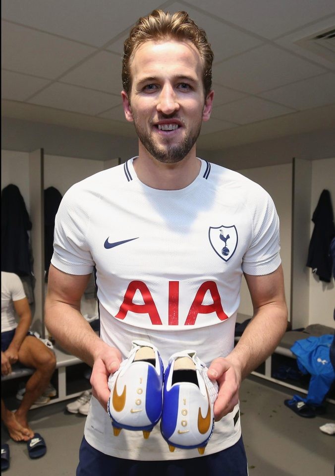 Harry Kane nhận quà khủng khi có bàn thắng thứ 100 - Bóng Đá