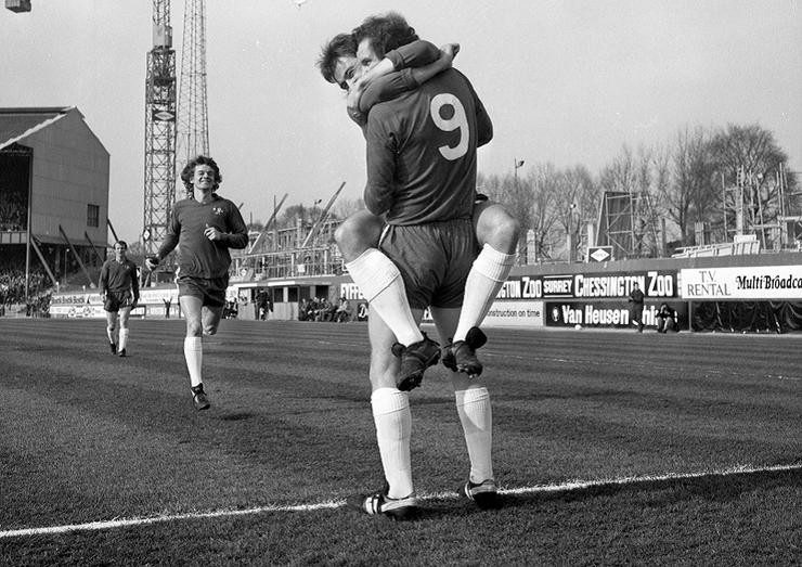 Có những thói quen sau đây, bạn là một fan Chelsea đích thực - Bóng Đá