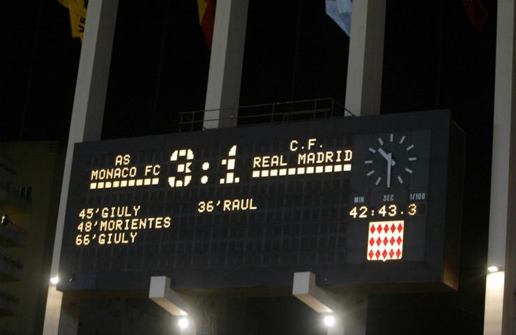 Những trận cầu Champions League không dành cho CĐV đau tim (Phần 2) - Bóng Đá
