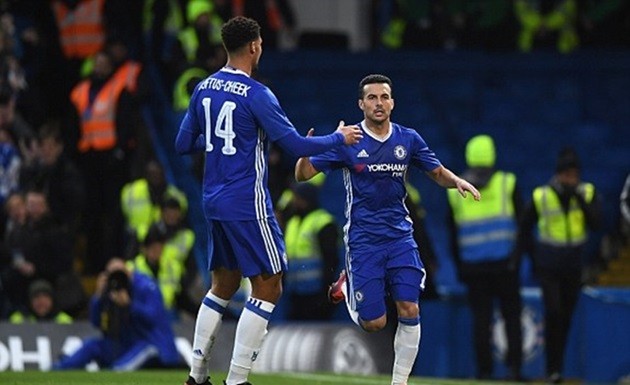 Pedro lập cú đúp, Chelsea đánh bại Peterborough dù chơi thiếu người - Bóng Đá