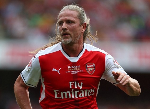 'Arsenal có quá nhiều cầu thủ tầm trung' - Bóng Đá