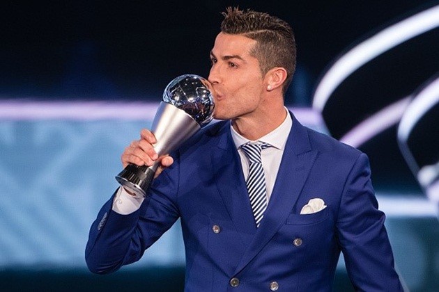 Ronaldo hạ Messi: Khi thiên tài không đứng số 1 - Bóng Đá