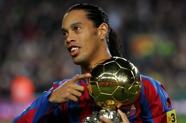 Ronaldinho viết tâm thư giải nghệ: Tạm biệt giấc mơ bóng đá! - Bóng Đá