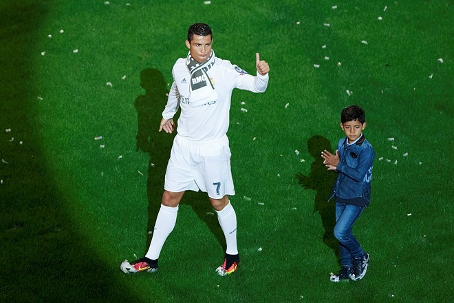 Ronaldo-con-trai-1