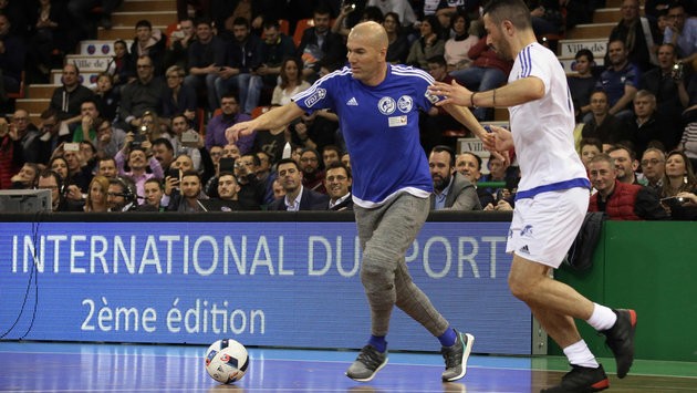 Về quê nhà, Zidane chơi bóng như 'hồi xuân' - Bóng Đá